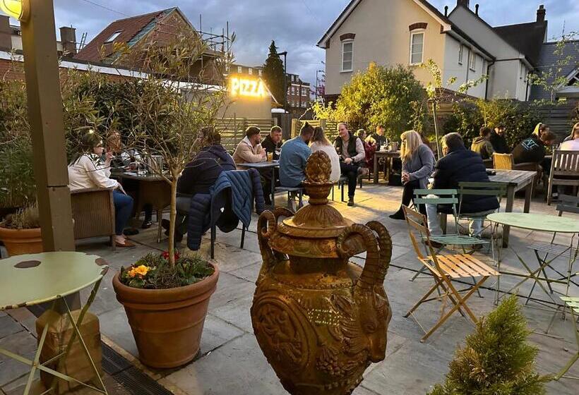 בית מלון כפרי The Old Drum