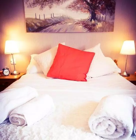 Отель The Rising Sun Inn