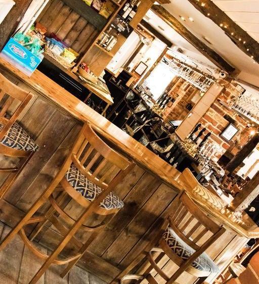 בית מלון כפרי The Rising Sun Inn