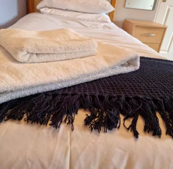 호텔 The Three Horseshoes East Worldham