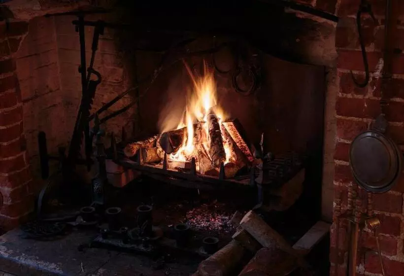 호텔 The Three Horseshoes East Worldham