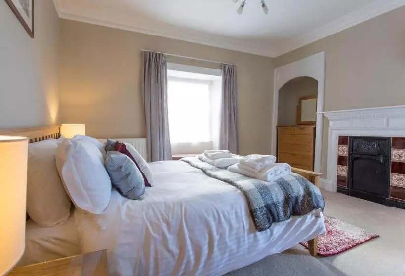 ホテル The Wheatsheaf