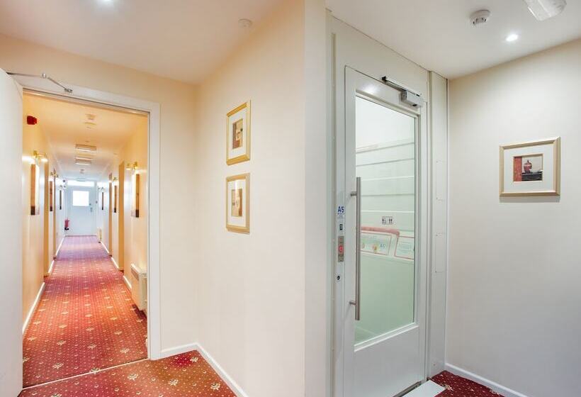 בית מלון כפרי Lodge @ The Whitehouse Inn