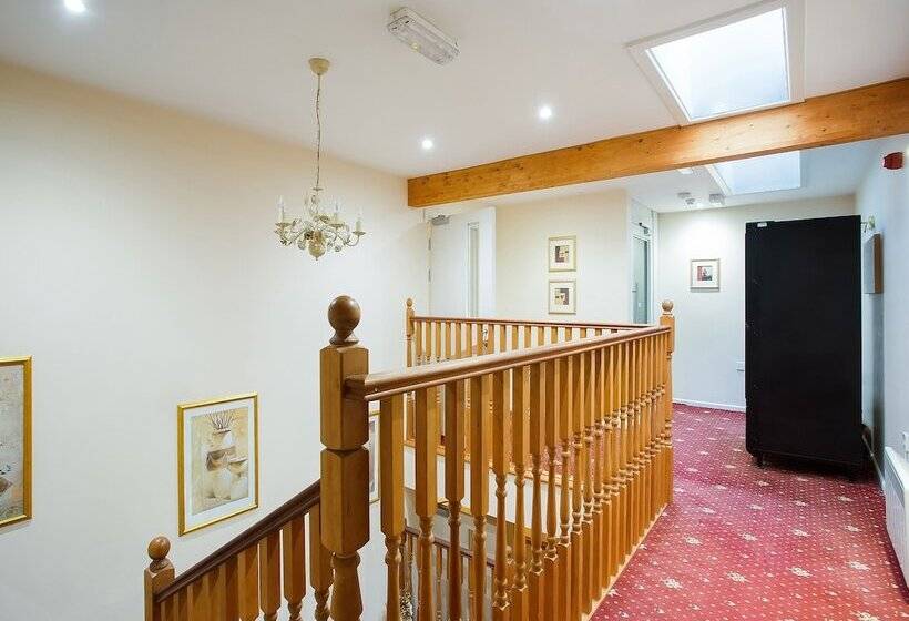 בית מלון כפרי Lodge @ The Whitehouse Inn