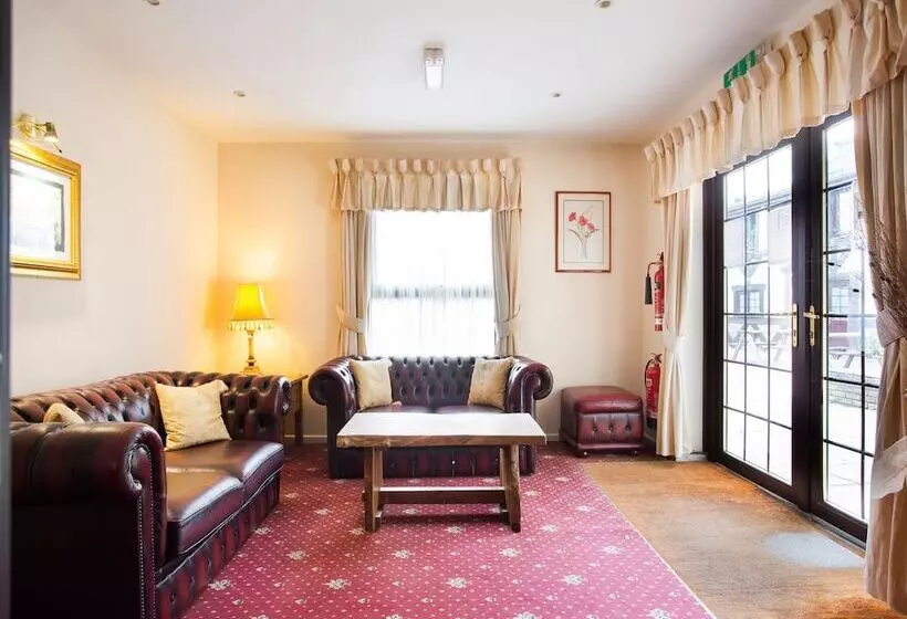 호텔 Lodge @ The Whitehouse Inn