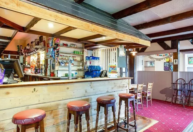 호텔 Lodge @ The Whitehouse Inn