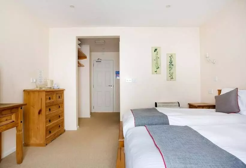 호텔 Lodge @ The Whitehouse Inn