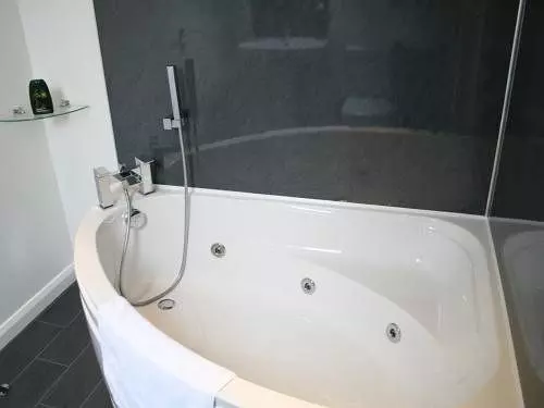 פנסיון Overcliff Lodge