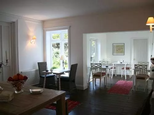 פנסיון Overcliff Lodge