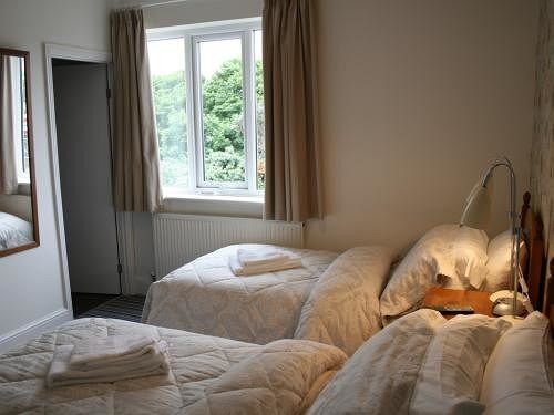 פנסיון Overcliff Lodge