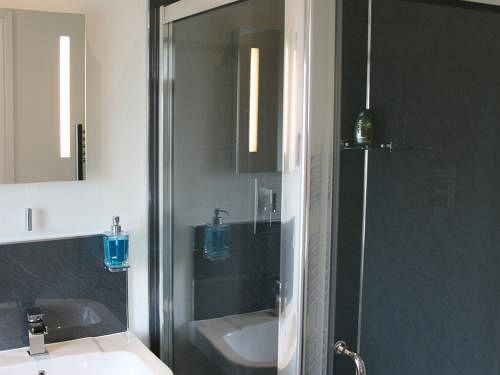 פנסיון Overcliff Lodge