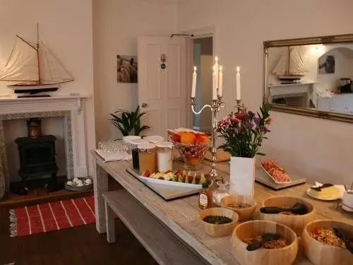 פנסיון Overcliff Lodge