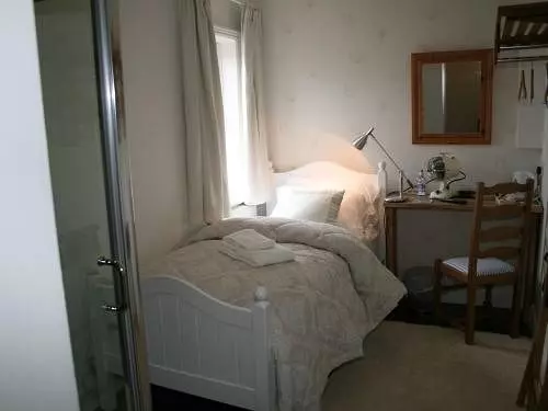 פנסיון Overcliff Lodge