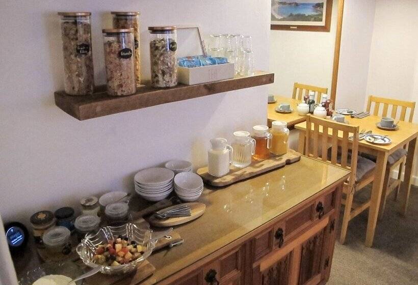 بنسيون Stone S Throw Guesthouse