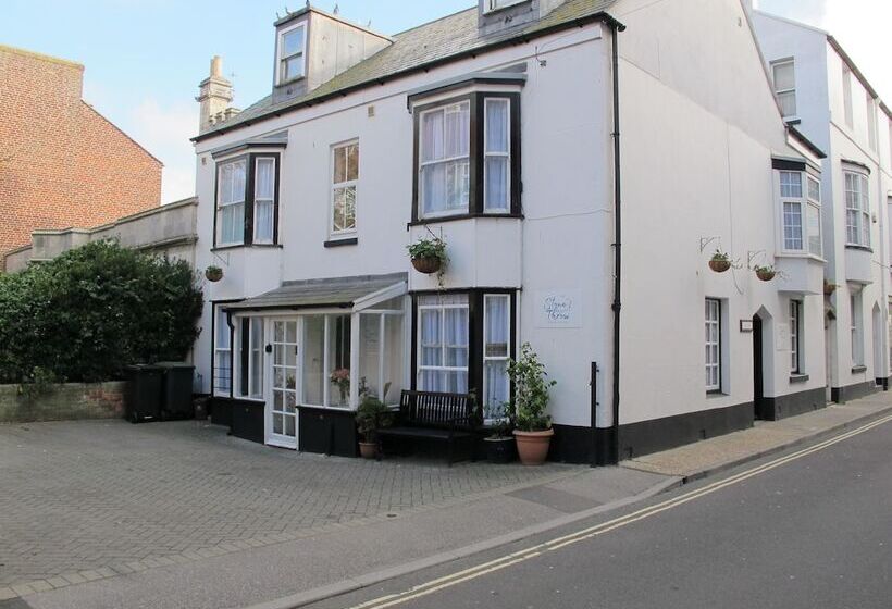 بنسيون Stone S Throw Guesthouse