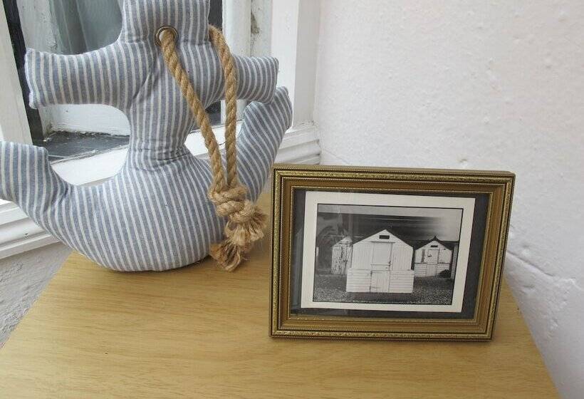 بنسيون Stone S Throw Guesthouse