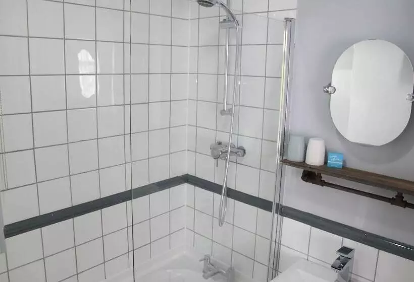 بنسيون Stone S Throw Guesthouse