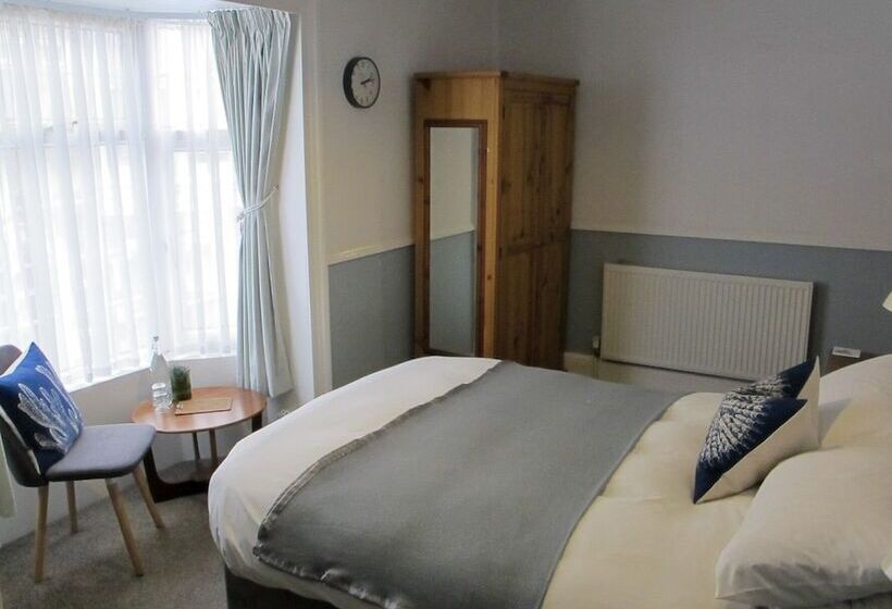 بنسيون Stone S Throw Guesthouse