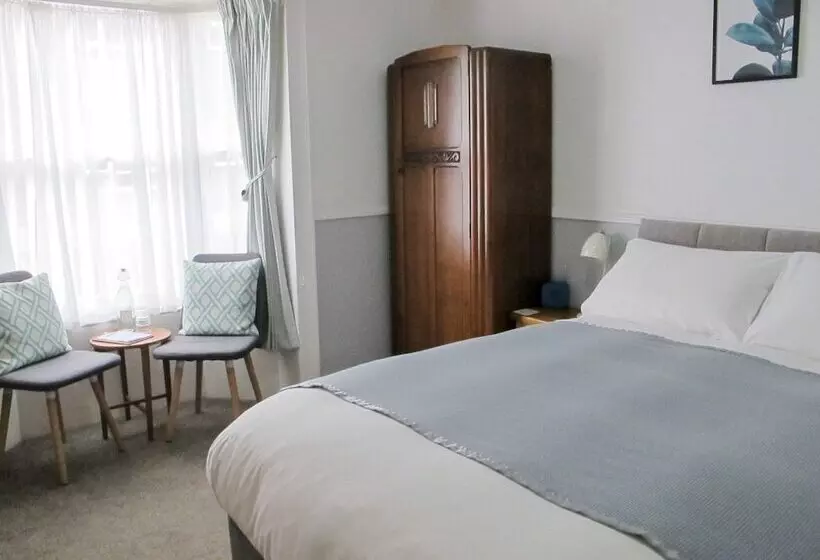 بنسيون Stone S Throw Guesthouse