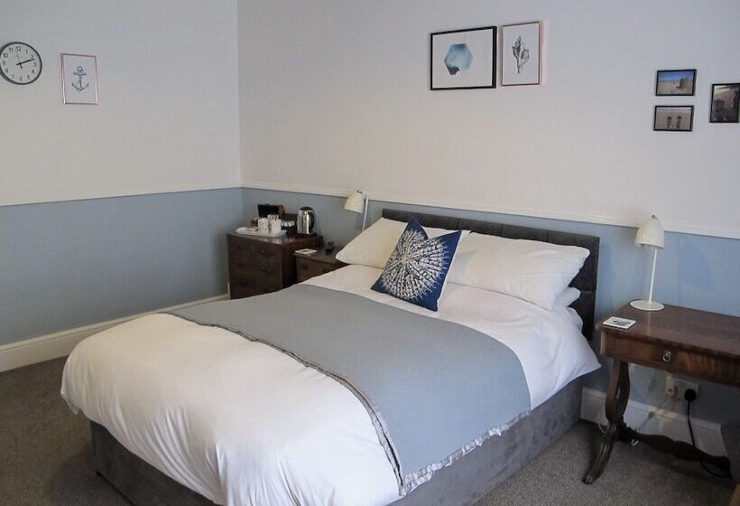 بنسيون Stone S Throw Guesthouse