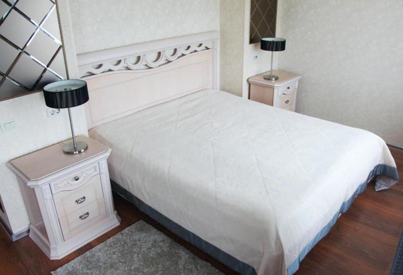 Отель Cosmos Business