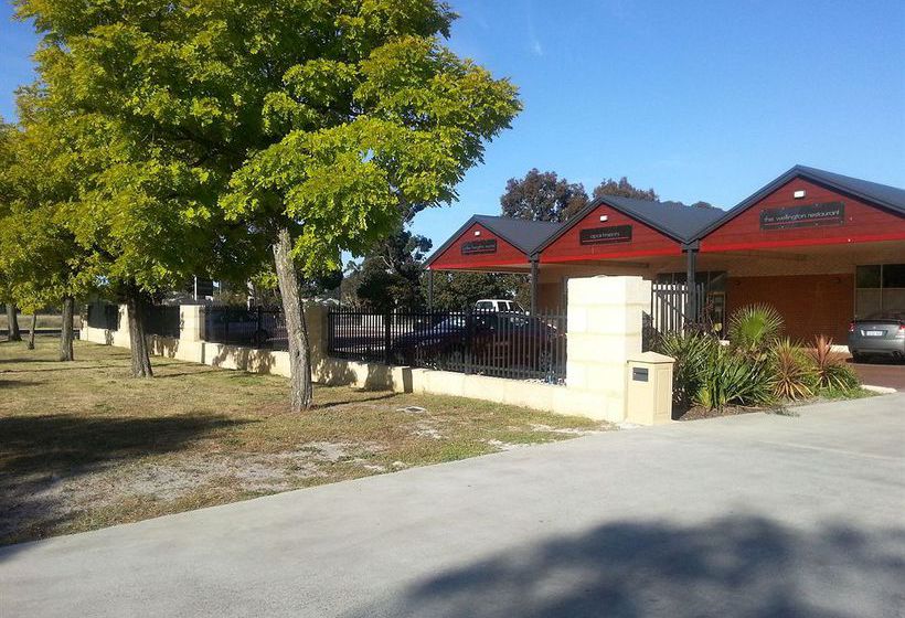 Отель Comfort Inn & Suites Collie