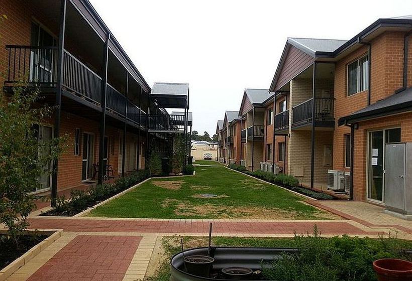 Отель Comfort Inn & Suites Collie