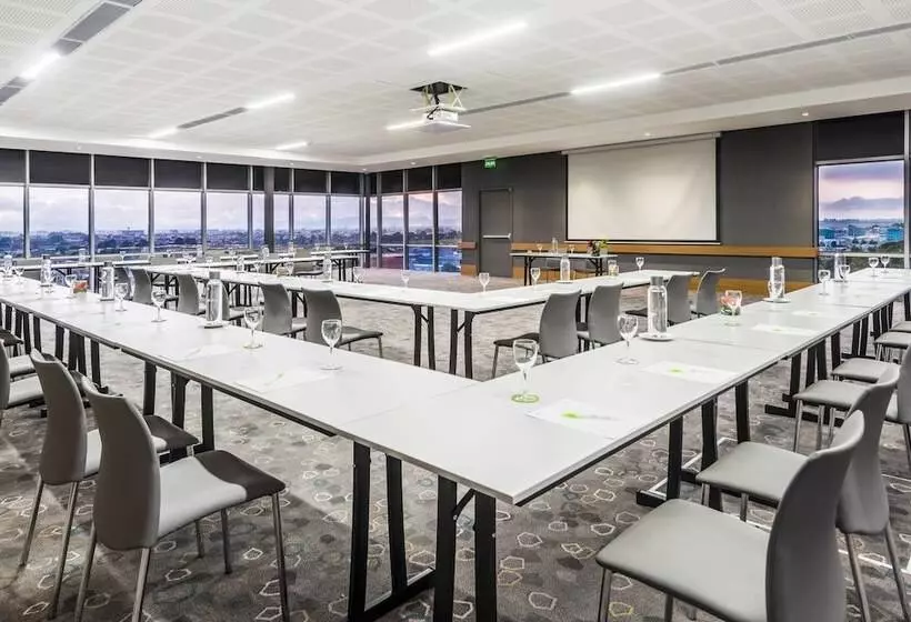 هتل Courtyard By Marriott Bogota Airport