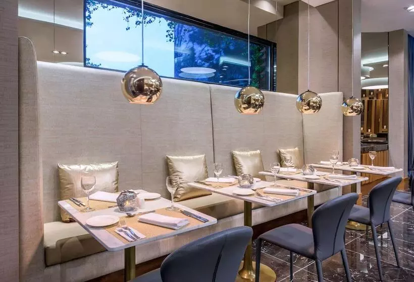 هتل Courtyard By Marriott Bogota Airport