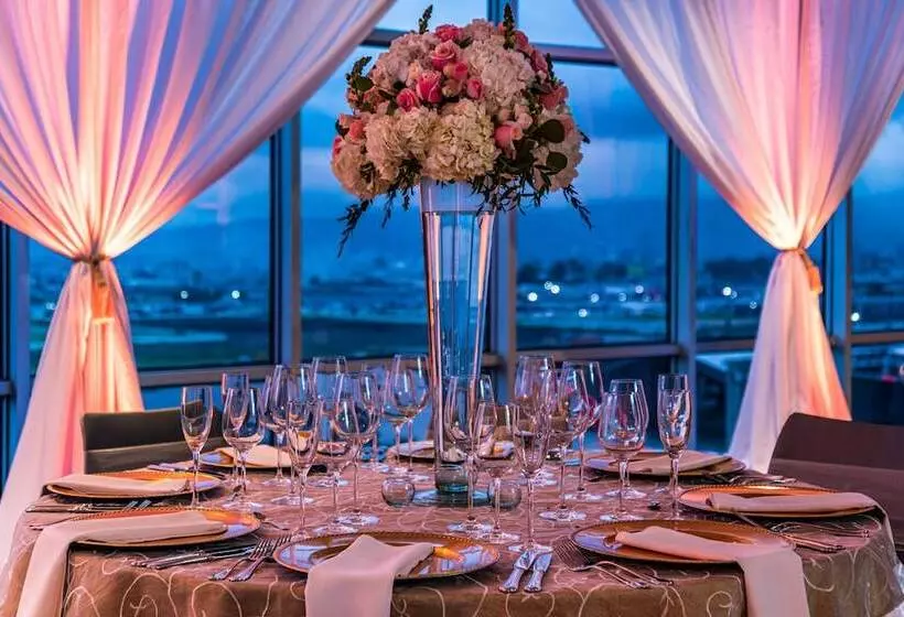 هتل Courtyard By Marriott Bogota Airport