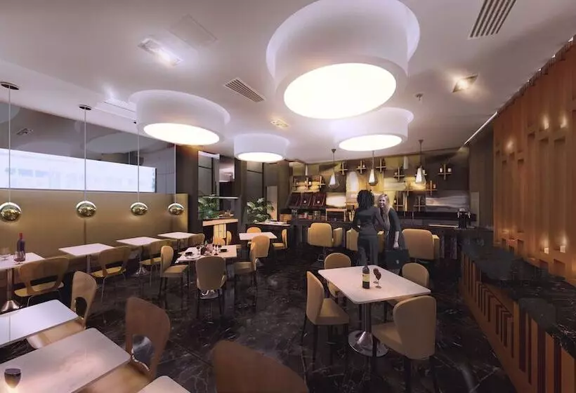 هتل Courtyard By Marriott Bogota Airport