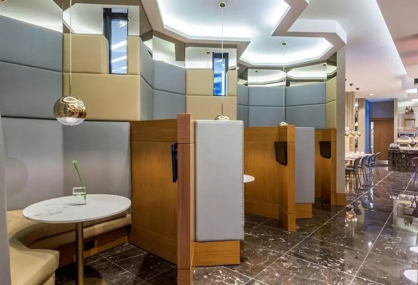 هتل Courtyard By Marriott Bogota Airport