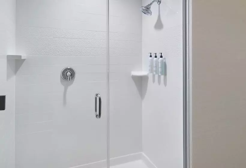 Отель Fairfield Inn & Suites By Marriott Jackson