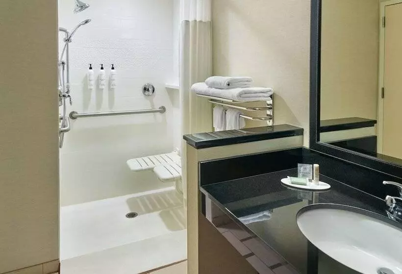 Отель Fairfield Inn & Suites By Marriott Jackson