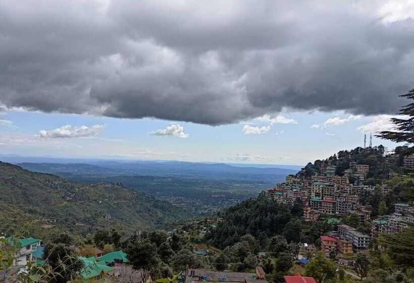 فندق Snow Crest Inn