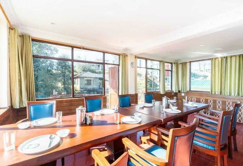 فندق Snow Crest Inn