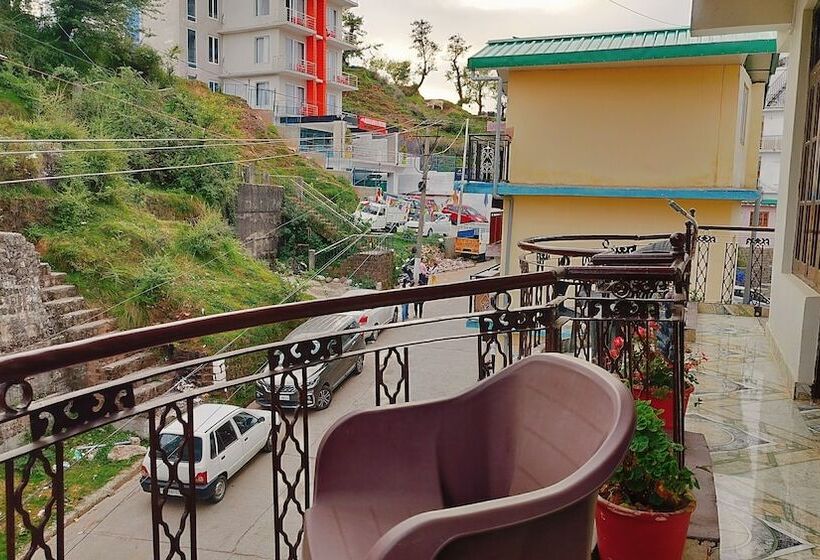 فندق Snow Crest Inn