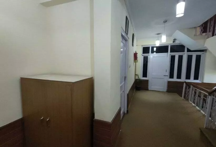 هتل Snow Crest Inn