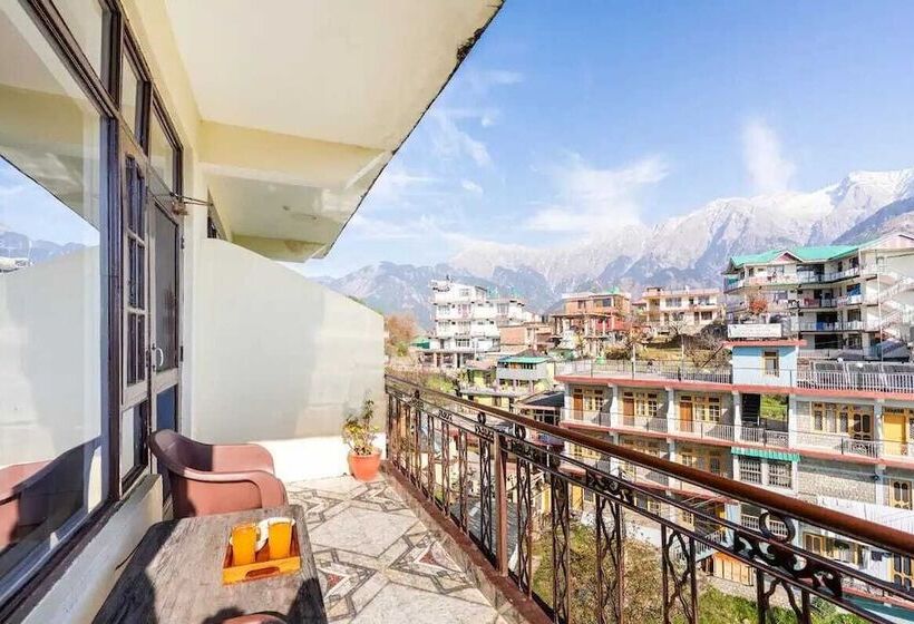 فندق Snow Crest Inn