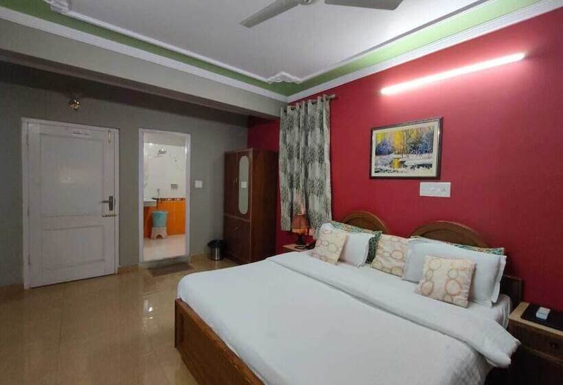 فندق Snow Crest Inn