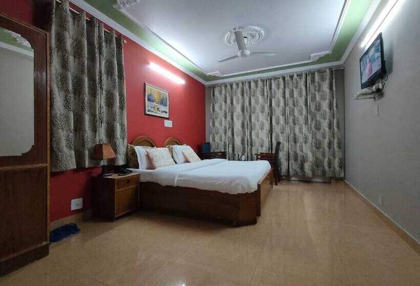 فندق Snow Crest Inn