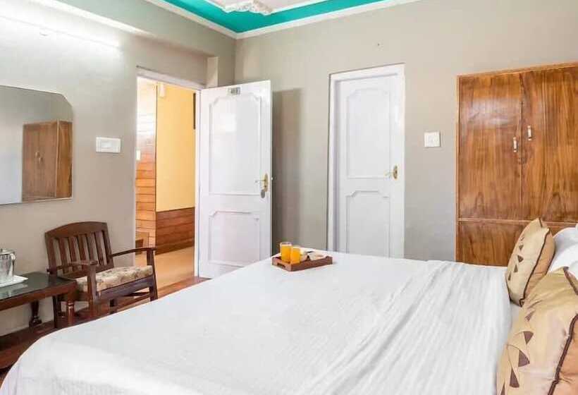 فندق Snow Crest Inn