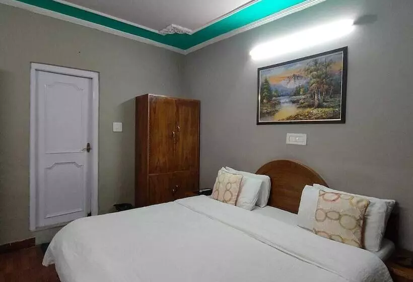 هتل Snow Crest Inn