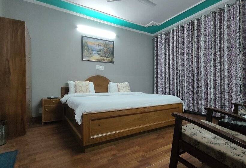 فندق Snow Crest Inn