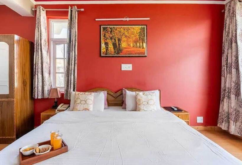 فندق Snow Crest Inn