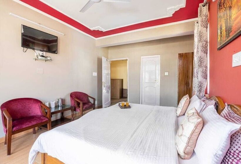 فندق Snow Crest Inn