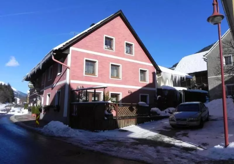 ホテル Kirchenwirt