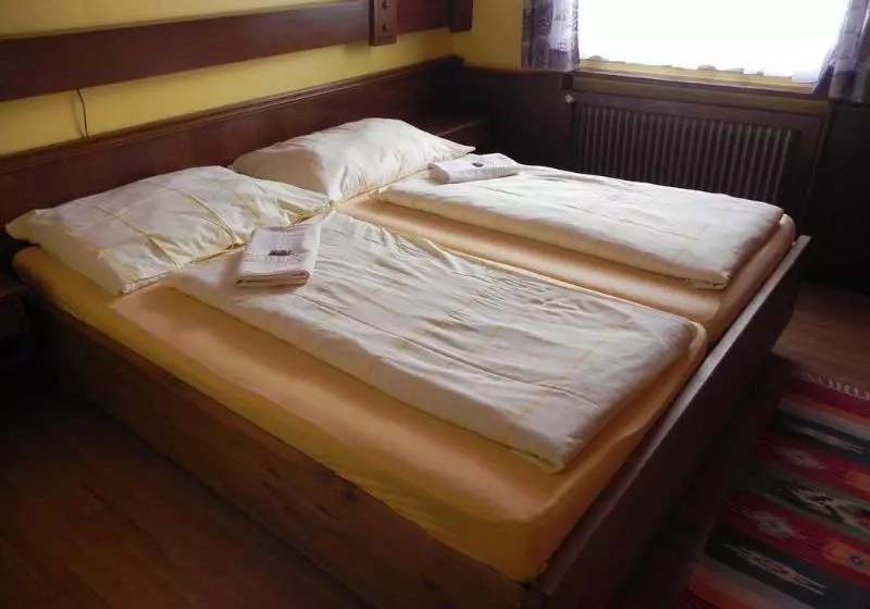 ホテル Kirchenwirt