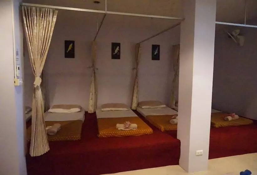 호텔 Number 1 Guesthouse & Restaurant