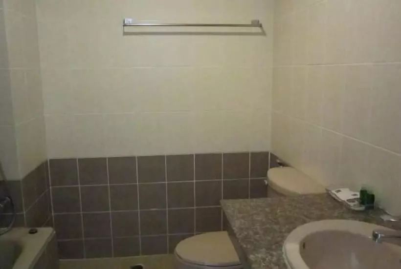 호텔 Number 1 Guesthouse & Restaurant